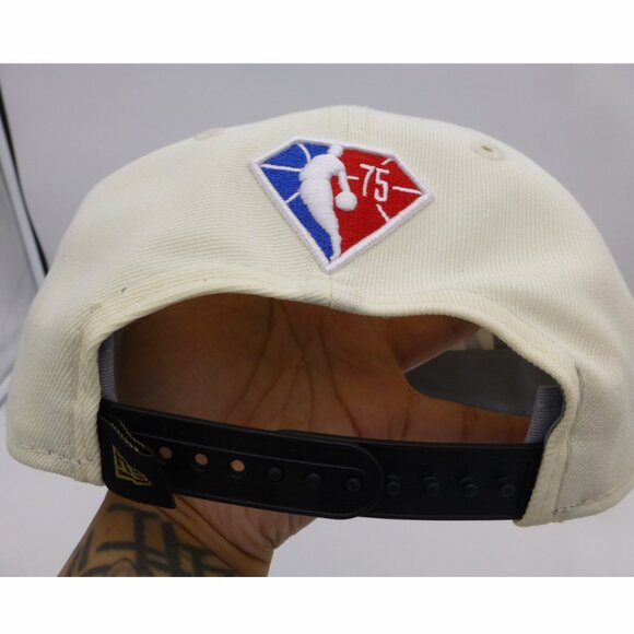 Golden State Warriors New Era 2022 NBA Champions Locker Room Snapback Hat - Picture 5 of 15